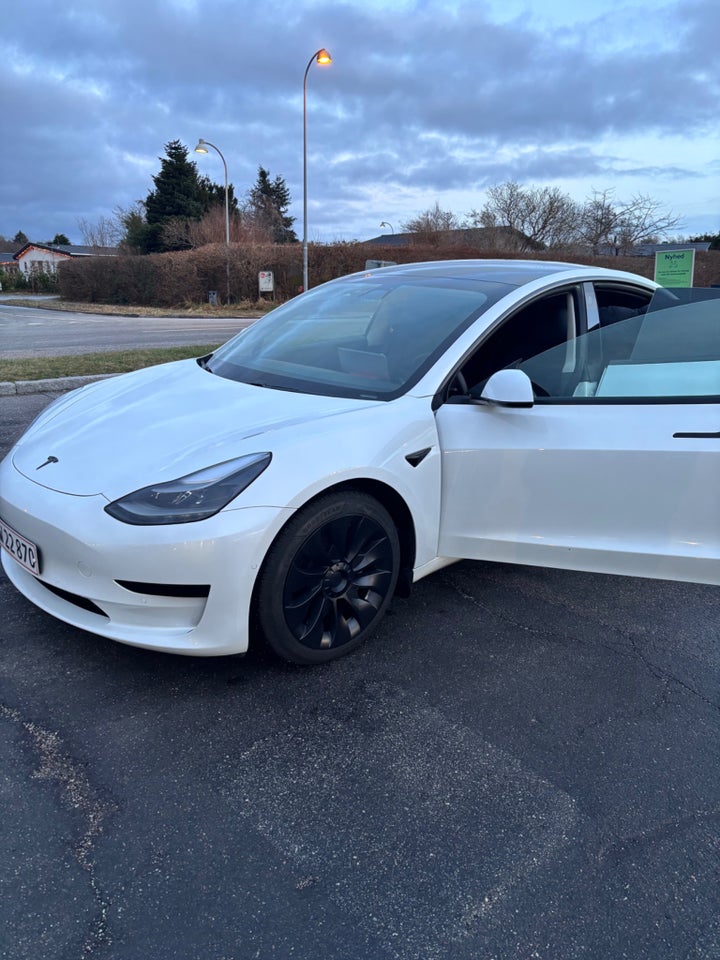 Tesla Model 3 Standard Range+ RWD 4d