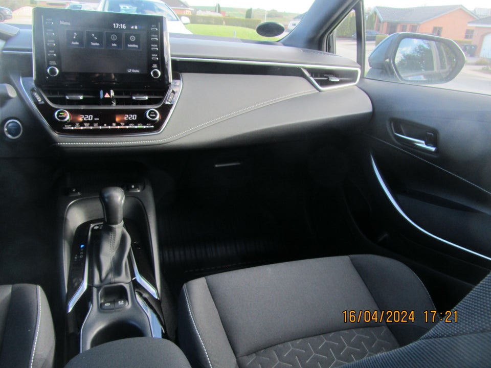 Toyota Corolla 2,0 Hybrid H3 Smart MDS 5d