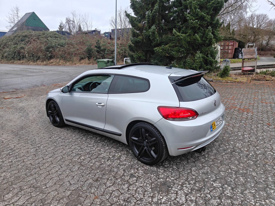 VW Scirocco 2,0 TSi 210 Sport DSG Van 3d