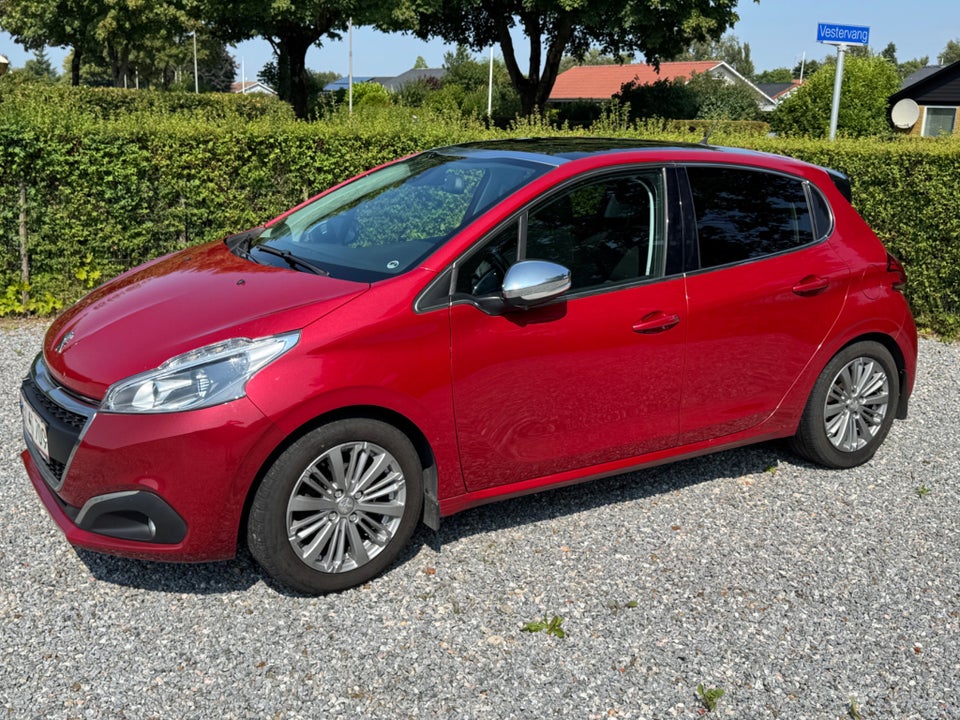 Peugeot 208 1,6 BlueHDi 100 Desire Sky 5d