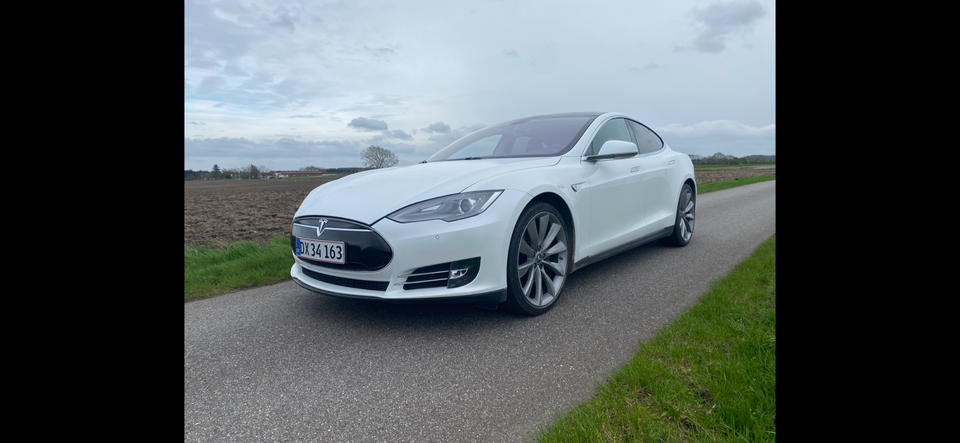 Tesla Model S P85 Signature 5d