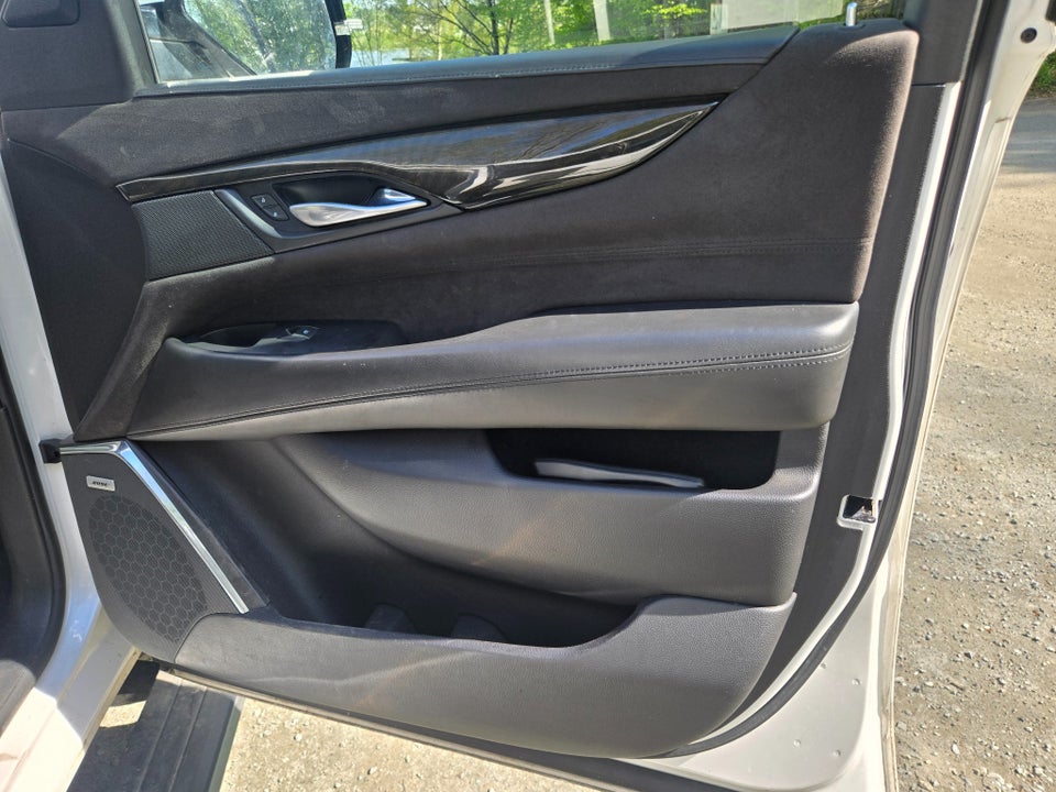 Cadillac Escalade 6,2 V8 ESV Platinum aut. 7prs 5d