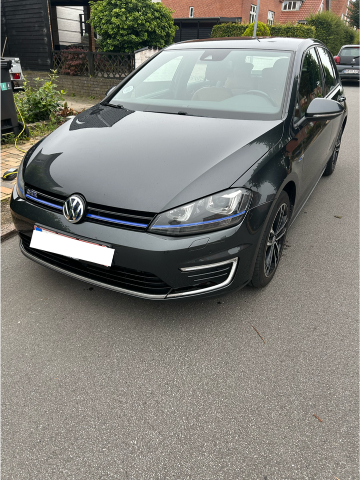 VW Golf VII 1,4 GTE Highline DSG 5d