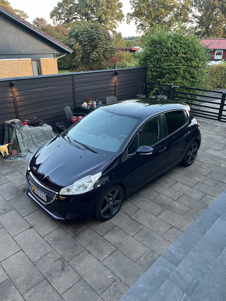 Peugeot 208 1,6 e-HDi 92 Active Van 5d