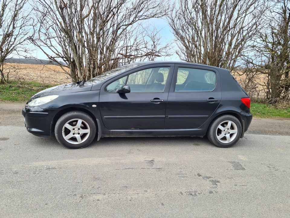 Peugeot 307 1,6 16V CC 2d