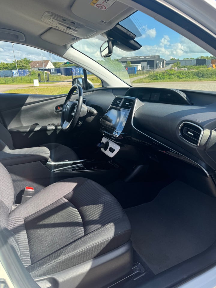 Toyota Prius 1,8 Plug-in Hybrid H3 MDS 5d