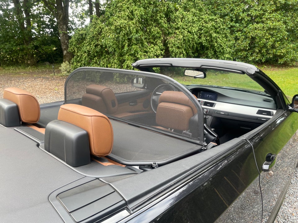 BMW 330d 3,0 Cabriolet aut. 2d