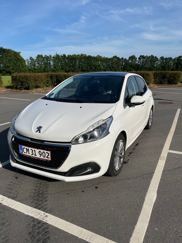 Peugeot 208 1,2 PureTech 82 Prestige 5d