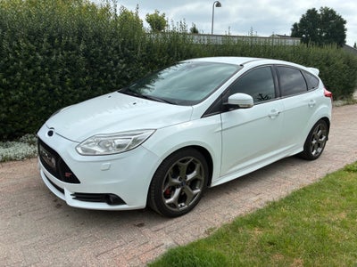 Ford Focus 2,0 SCTi 250 ST2 5d