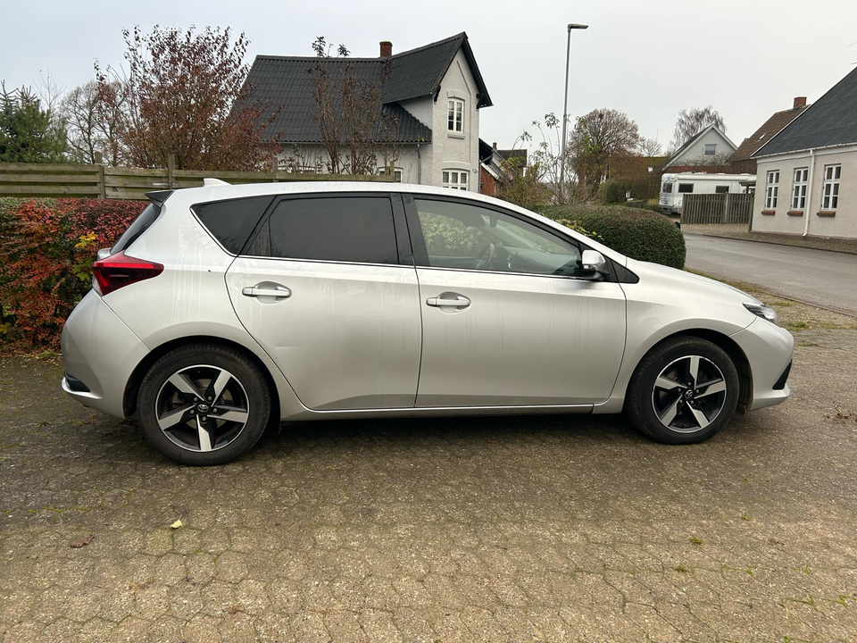 Toyota Auris 1,2 T T2 Comfort 5d