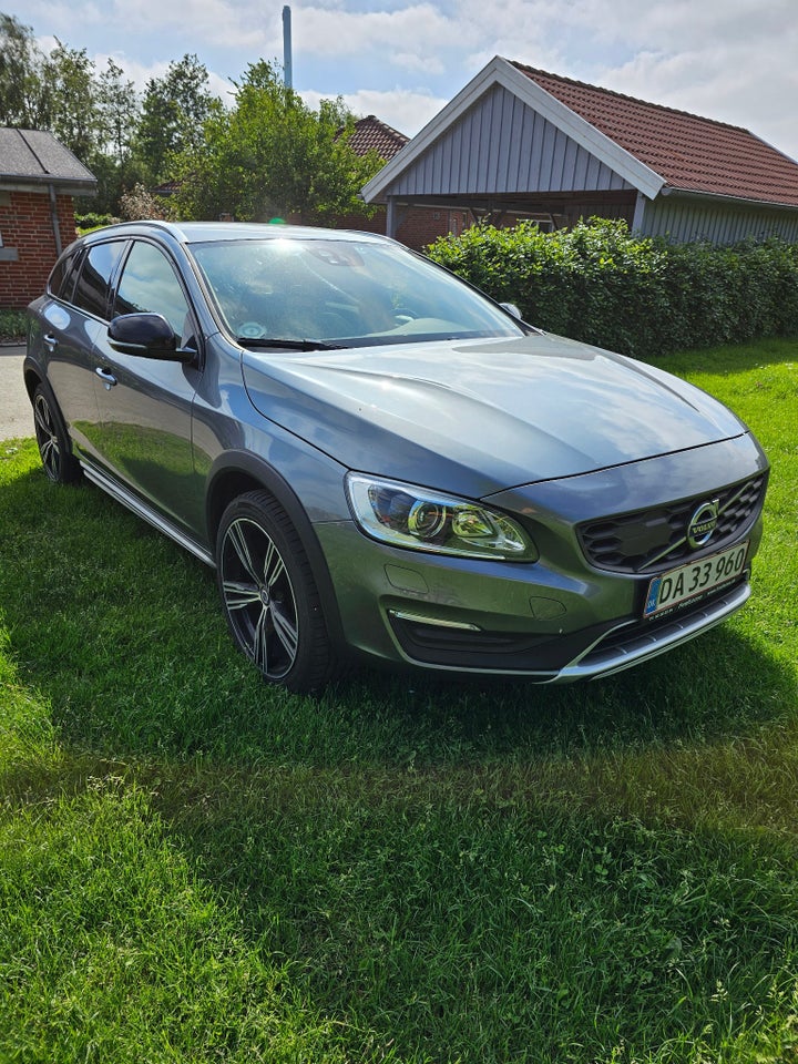 Volvo V60 CC 2,0 D4 190 Momentum aut. 5d