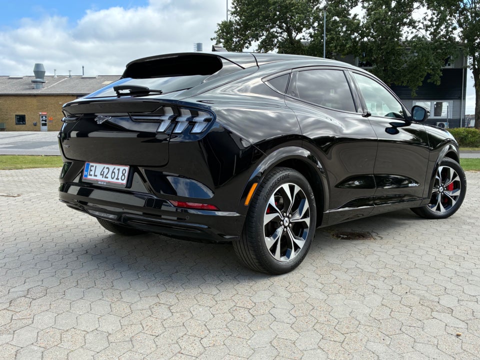 Ford Mustang Mach-E 98 Extended Range AWD 5d