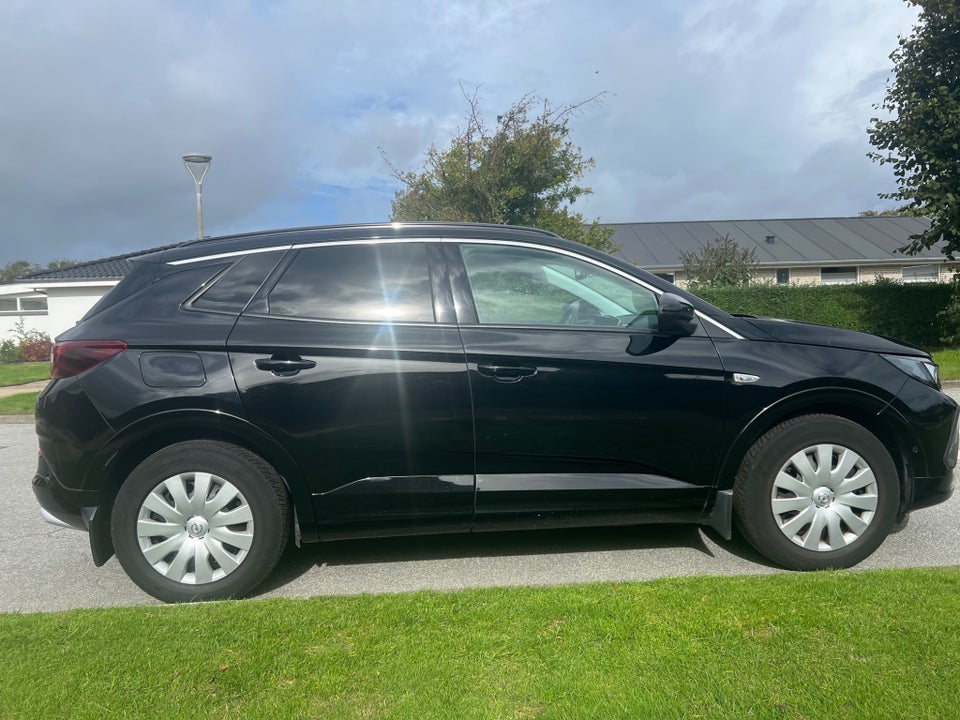 Opel Grandland 1,5 D 130 Elegance aut. 5d