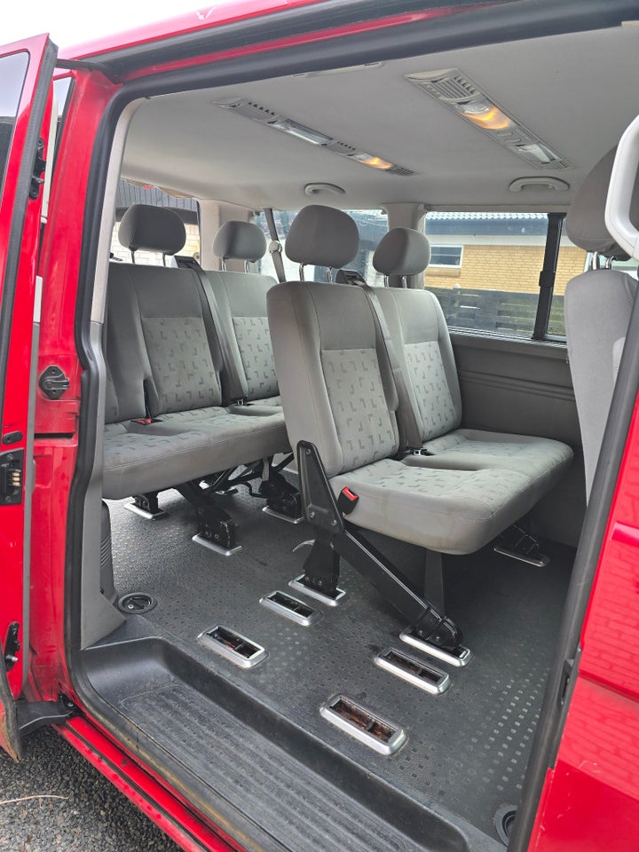VW Transporter 2,5 TDi 130 Comfortline 5d
