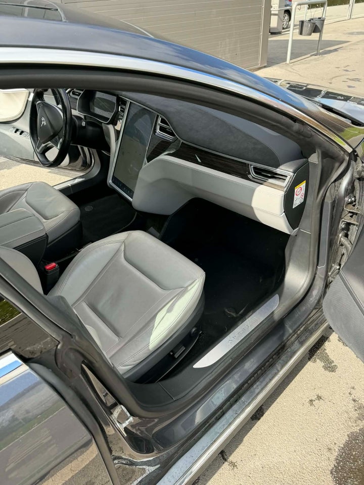 Tesla Model S 90D 5d