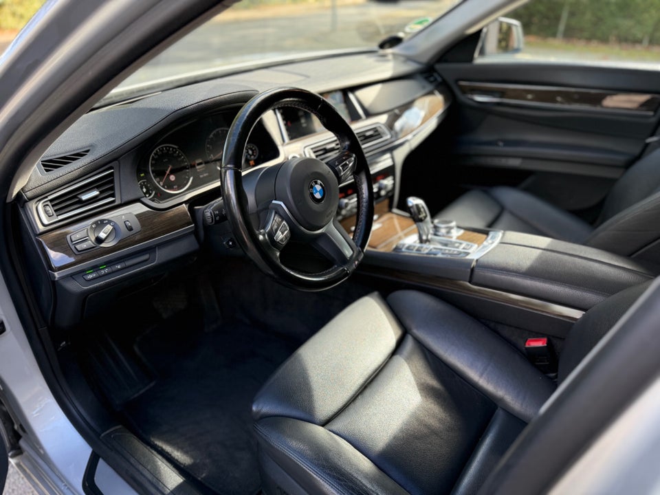 BMW 750i 4,4 aut. 4d