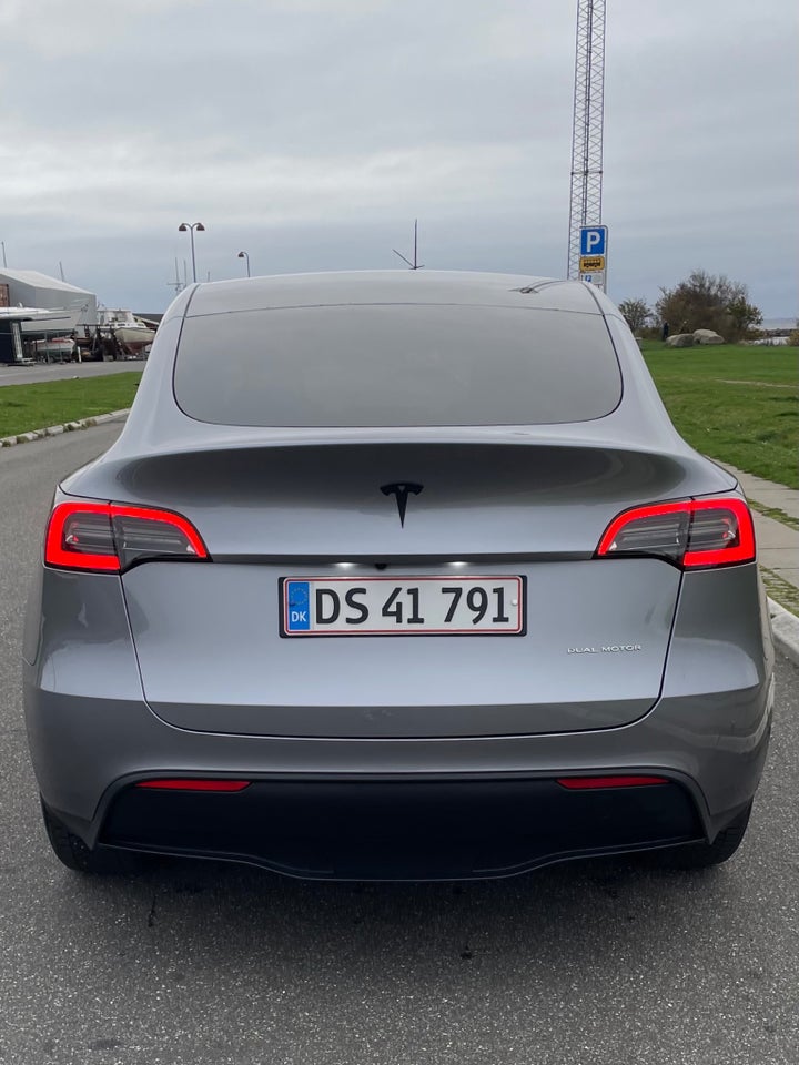 Tesla Model Y Long Range AWD 5d