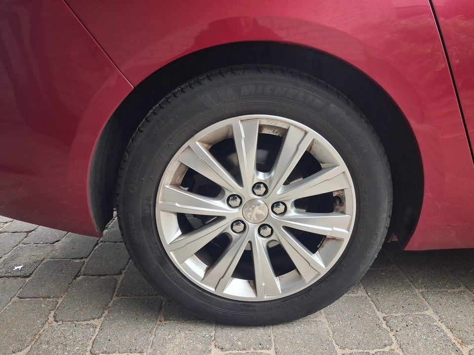 Peugeot 308 1,6 BlueHDi 120 Style Limited SW 5d