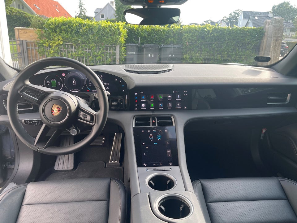 Porsche Taycan Performance+ 4d