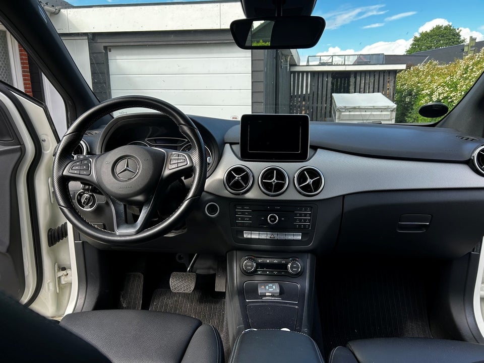 Mercedes B220 2,0 aut. 4Matic 5d