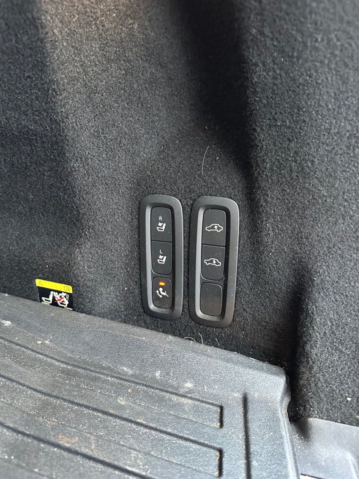 Volvo XC60 2,0 T8 407 R-Design Polestar aut. AWD 5d