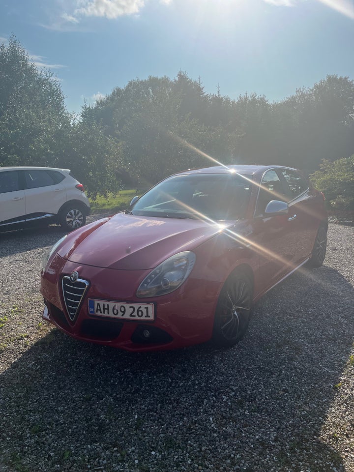 Alfa Romeo Giulietta 2,0 JTD 140 Distinctive 5d