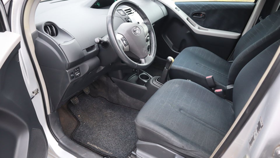 Toyota Yaris 1,3 Luna 5d