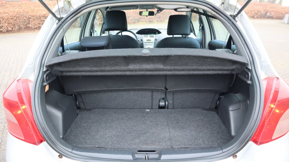 Toyota Yaris 1,3 Luna 5d