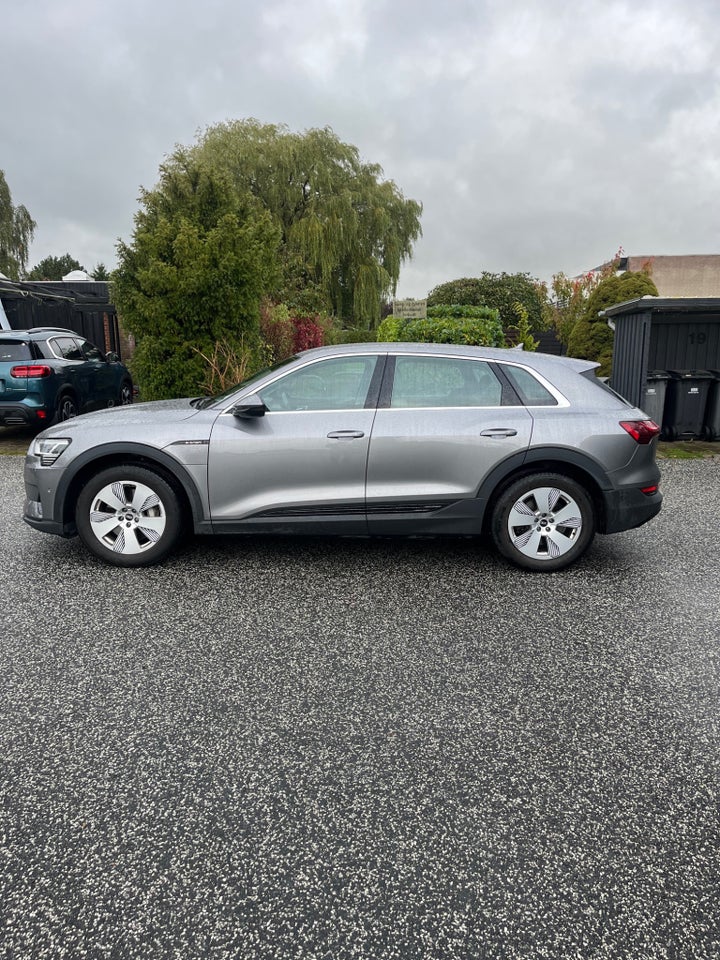 Audi e-tron 55 quattro 5d