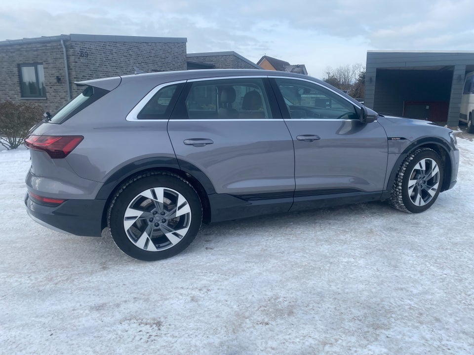 Audi e-tron 55 quattro 5d
