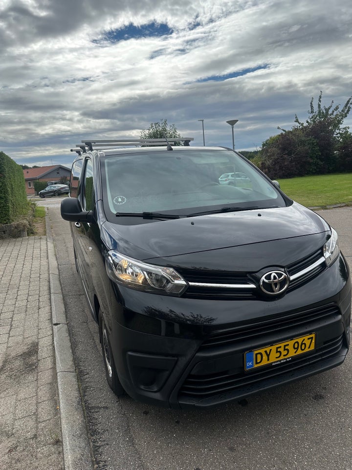Toyota ProAce 2,0 D 120 Medium Comfort 5d