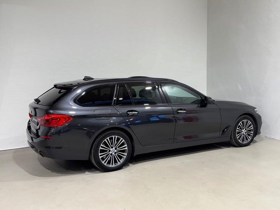 BMW 530d 3,0 Touring Sport Line xDrive aut. 5d
