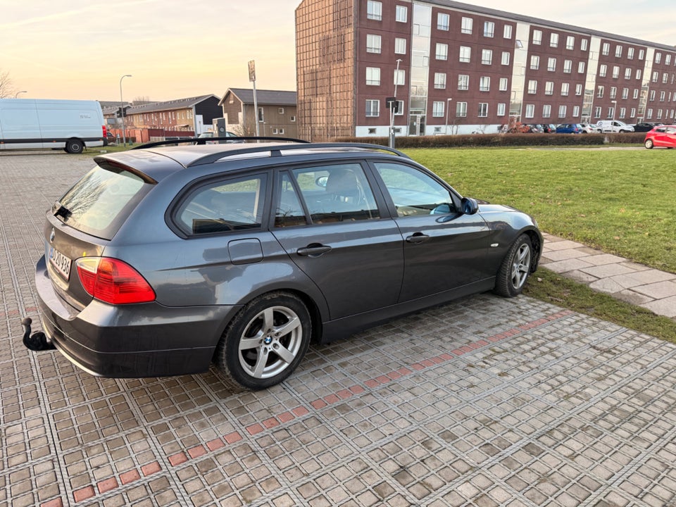 BMW 320i 2,0 Touring 5d