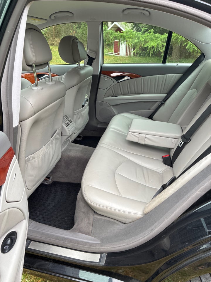 Mercedes E200 1,8 Kompressor Elegance 4d