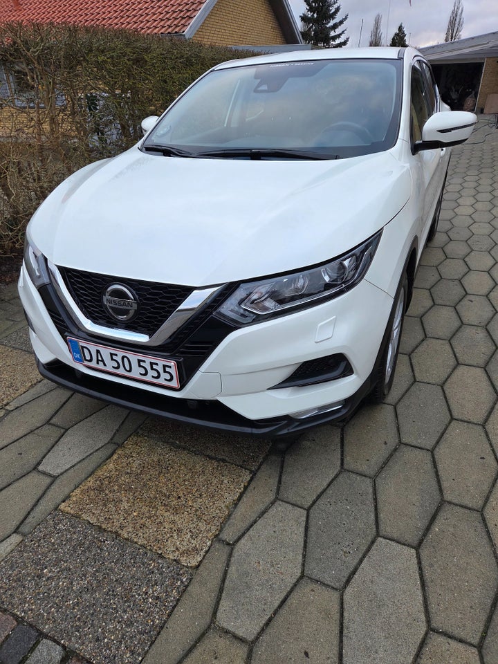 Nissan Qashqai 1,3 Dig-T 140 Acenta 5d