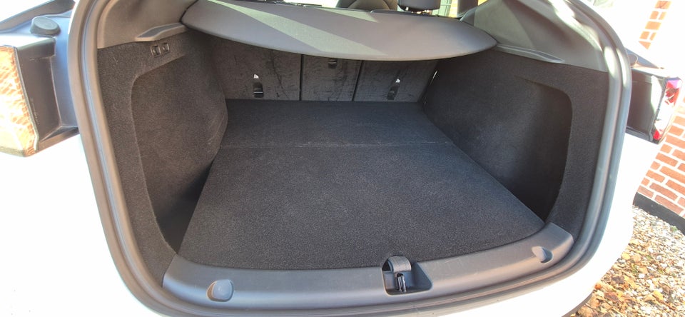 Tesla Model Y Long Range AWD 5d