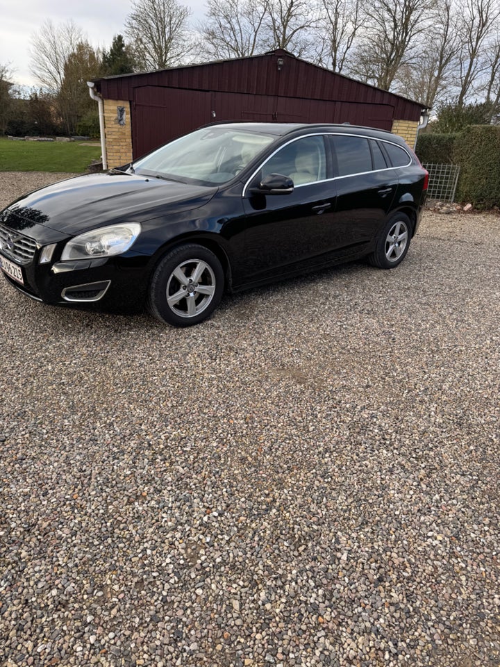 Volvo V60 2,0 D3 136 Active 5d