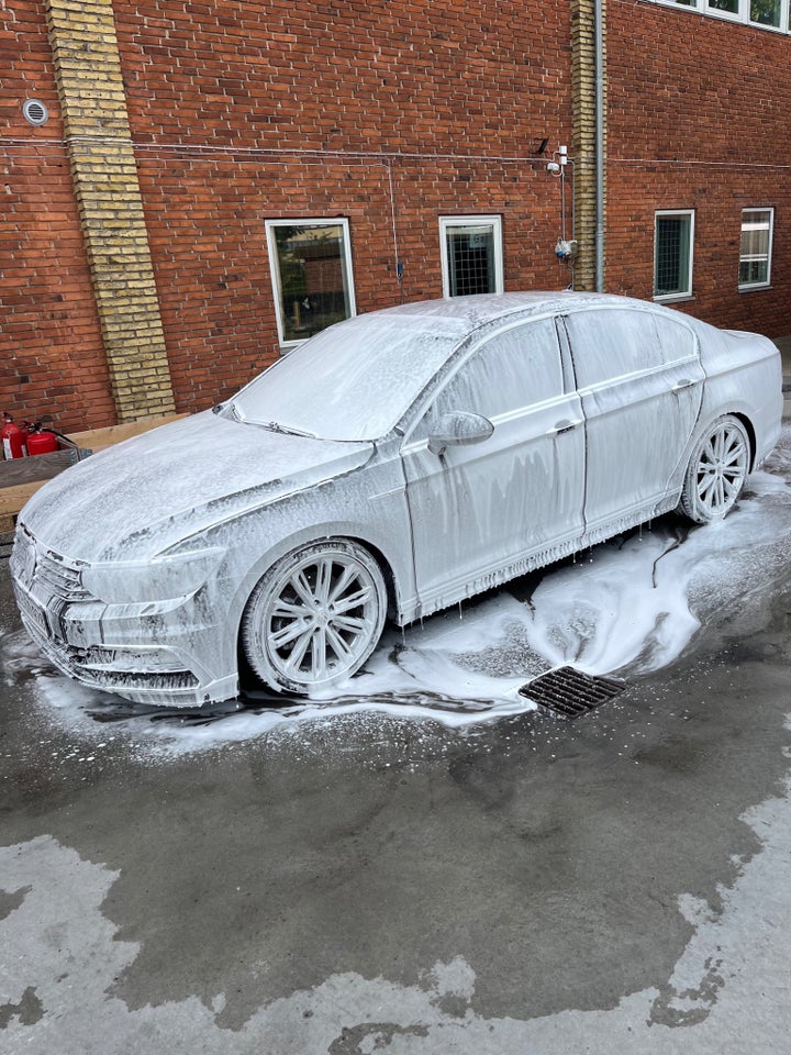 VW Passat 2,0 TSi 280 R-line DSG 4Motion 4d