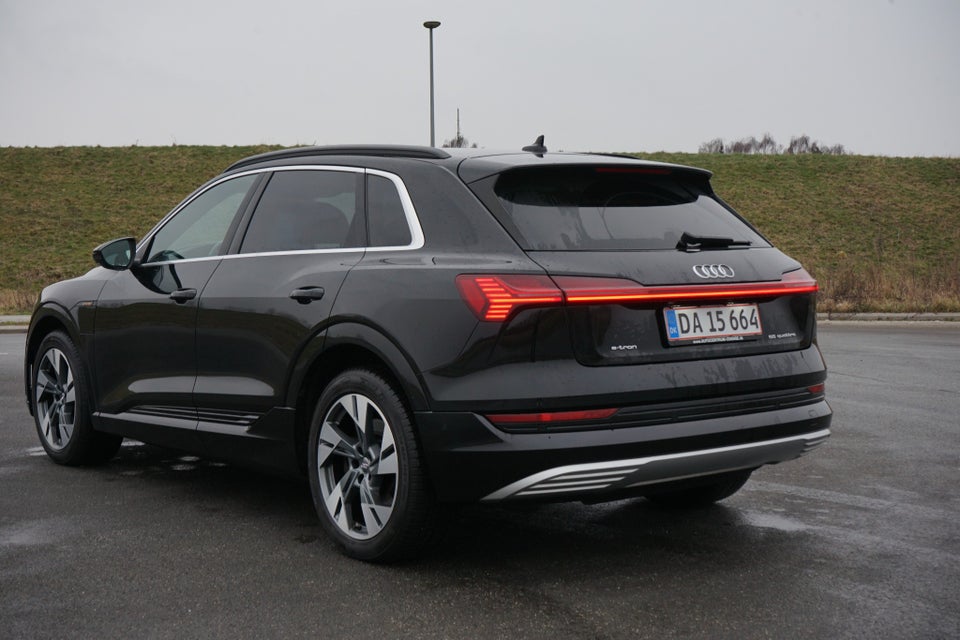 Audi e-tron 55 quattro 5d