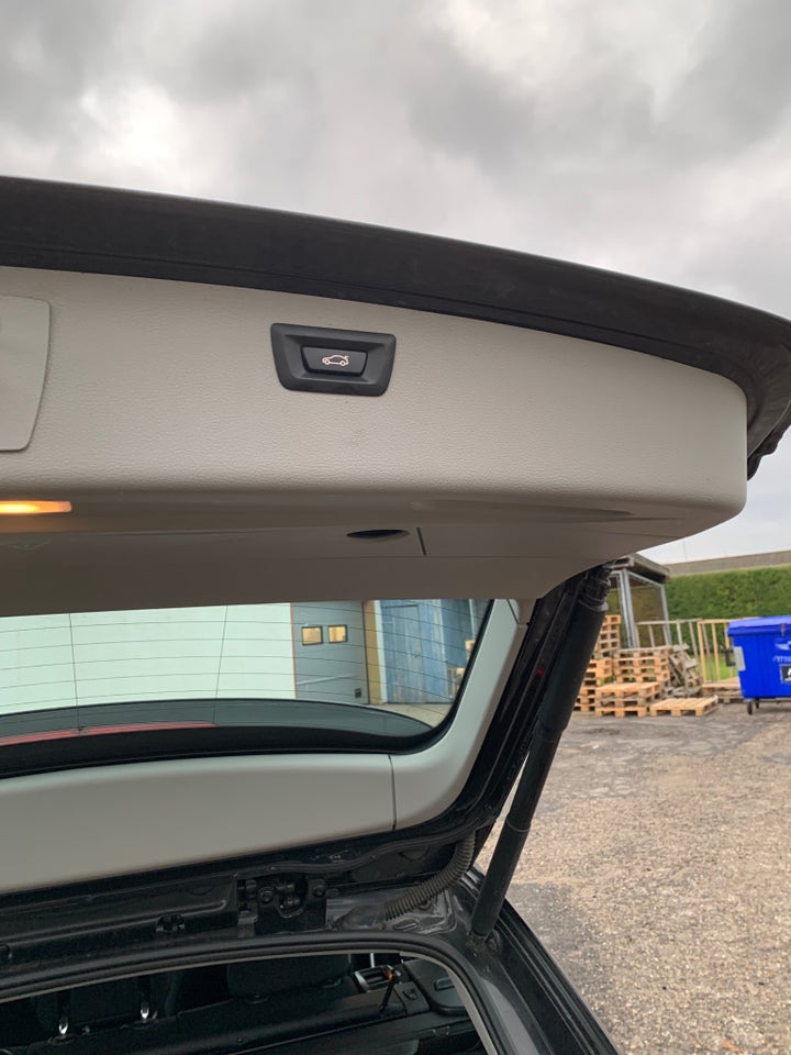 BMW 320d 2,0 Touring 5d