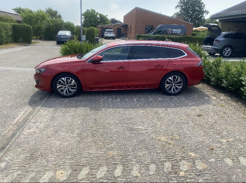 Peugeot 508 1,6 Hybrid Allure Pack SW EAT8 5d