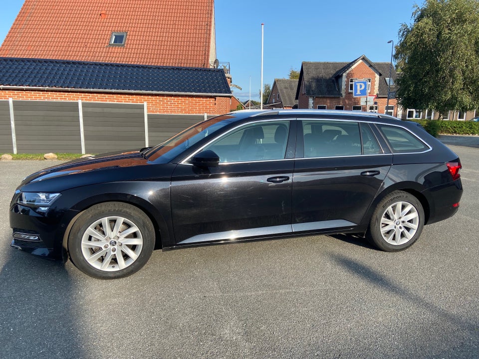 Skoda Superb 2,0 TDi 150 Style Combi DSG 5d