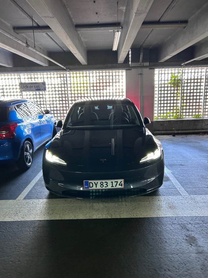 Tesla Model 3 RWD 4d