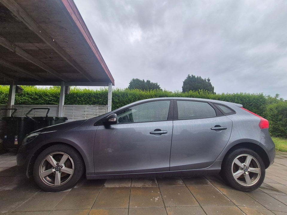 Volvo V40 1,6 D2 115 Drive-E 5d