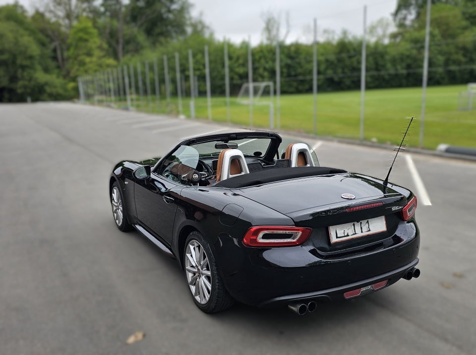 Fiat 124 Spider 1,4 M-Air 140 Lusso 2d
