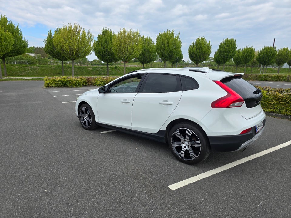 Volvo V40 CC 2,0 D3 150 aut. 5d