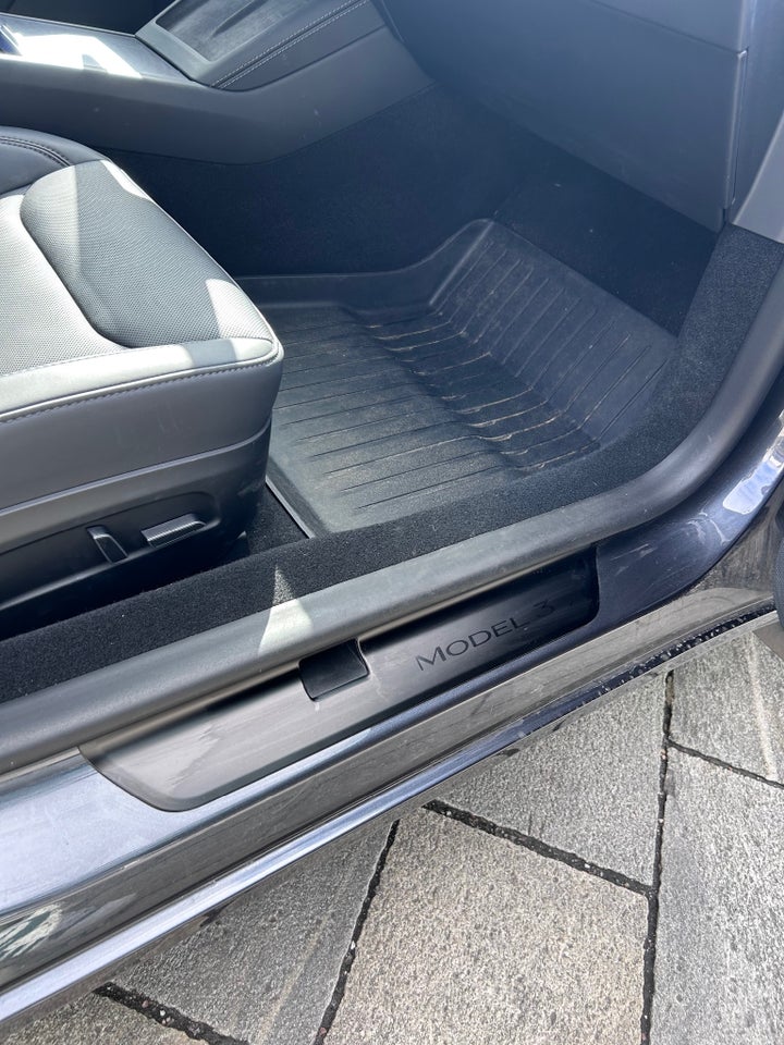 Tesla Model 3 RWD 4d