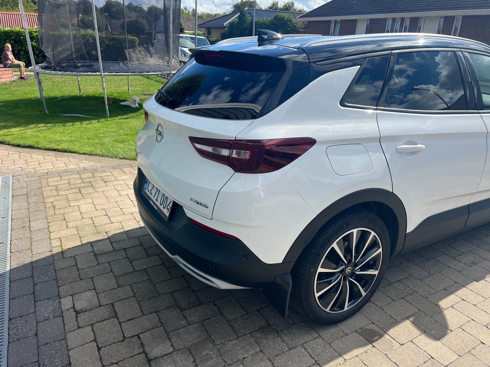 Opel Grandland X 1,6 Hybrid Ultimate aut. 5d