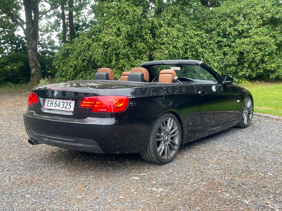BMW 330d 3,0 Cabriolet aut. 2d