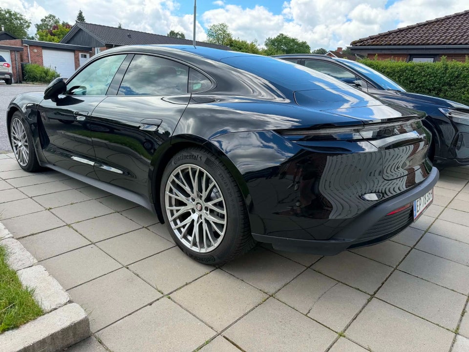 Porsche Taycan 4d